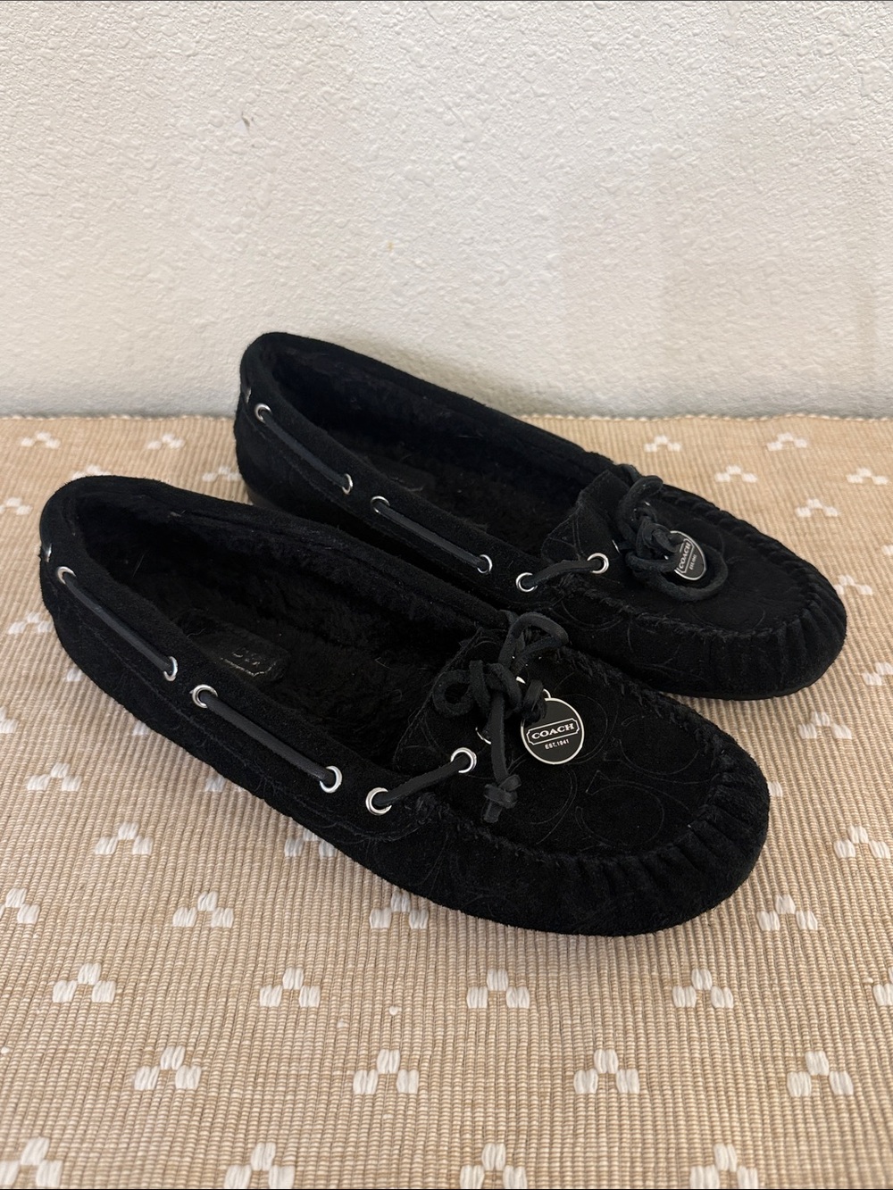 Coach Antonia Black Suede Signature Embossed Fur Lined Moccasin Loafers Size 7.5 - Picture 3 of 14